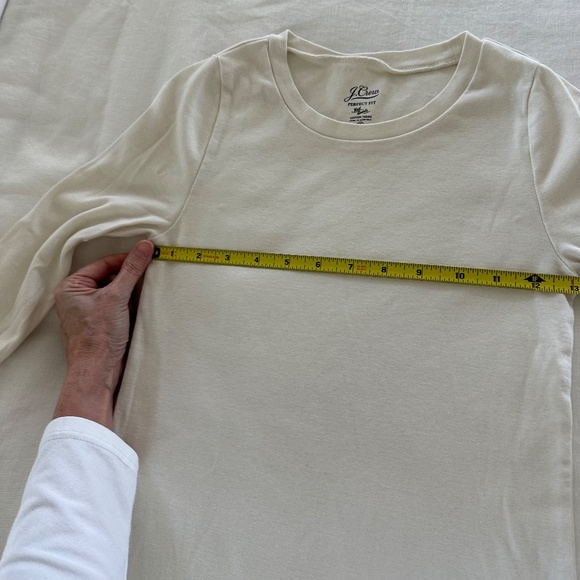 J Crew Women’s Ivory Perfect Fit Long Sleeve Crewneck T—Shirt - Picture 2 of 5